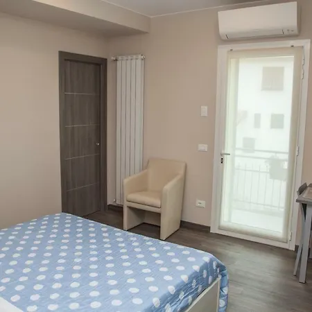 Casa Delle Ginestre Bike Aparthotel 3*