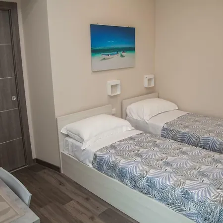 Casa Delle Ginestre Bike Aparthotel 3*