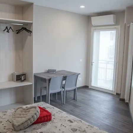 アパートホテル Casa Delle Ginestre Bike サンレモ