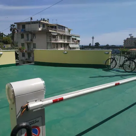 公寓式酒店 Casa Delle Ginestre Bike 圣雷默